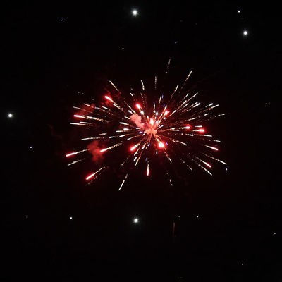 Trung Quốc nhà máy bán buôn pháo hoa bánh 62 Shot Cake pháo hoa cho lễ hội pháo hoa ngoài trời