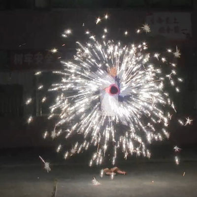 Giáng sinh Năm mới Đồ chơi cầm tay Pháo hoa Đài phun Pyro Sparkler Hot Wheel Xoay